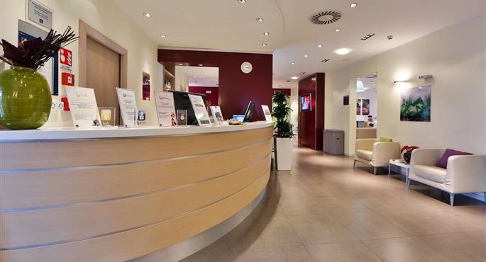 Hall of the Best Western Palace Inn Hotel  in Ferrara - 98293