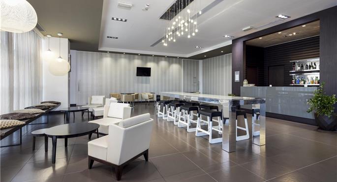 Hall of the Best Western Premier CHC Airport in Genoa - 98327
