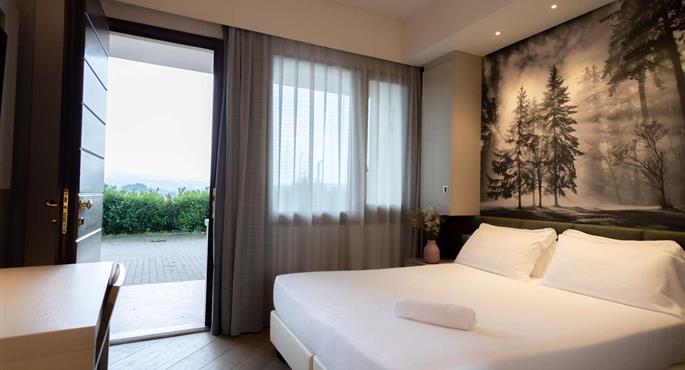 Room of the Horizon Wellness & Spa Resort, BW Signature Collection - Varese - 98410