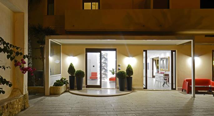 Exterior of the Best Western Hotel Martello - Lampedusa - 98422
