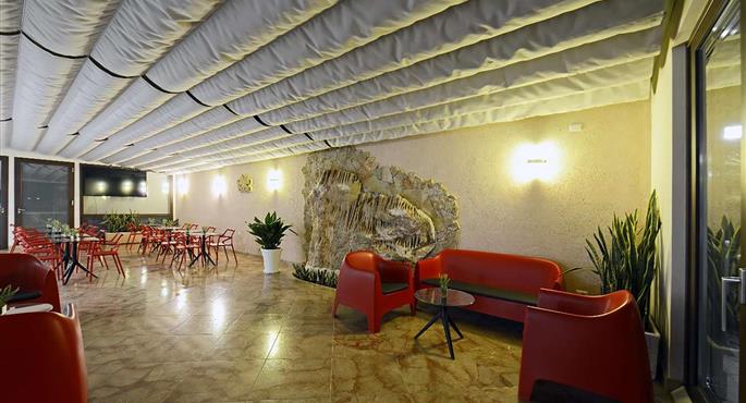 Restaurant of the Best Western Hotel Martello - Lampedusa - 98422