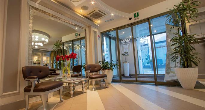 Hall of the Hotel Centrale, BW Signature Collection in Tirano - 98423