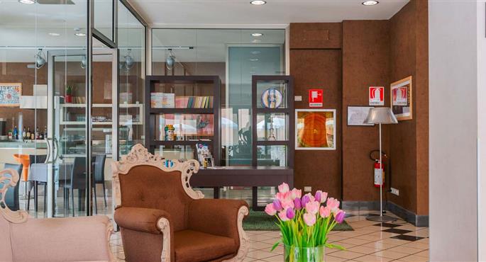 Hall of the Hotel Principe d'Aragona, Sure Hotel Collection by Best Western in Modica - 98438