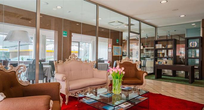 Hall of the Hotel Principe d'Aragona, Sure Hotel Collection by Best Western in Modica - 98438