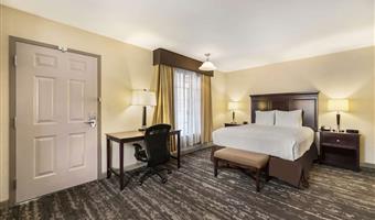 accessible - 1 queen, mobility accessible, communication assistance, bathtub, non-smoking, full breakfast