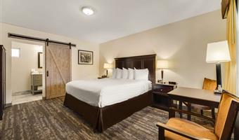 1 king bed, non-smoking, microwave and refrigerator, wi-fi, full breakfast