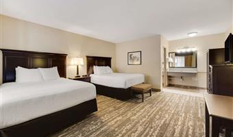 2 queen beds, non-smoking, microwave and refrigerator, wi-fi, full breakfast