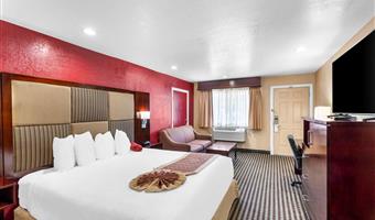 accessible - 1 king, mobility accessible, communication assistance, roll in shower, non-smoking, full breakfast