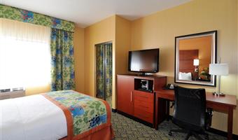 1 queen bed, non-smoking, microwave and refrigerator, full breakfast