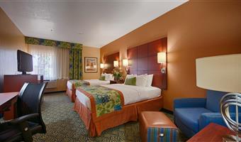 2 queen beds, non-smoking, microwave and refrigerator, full breakfast