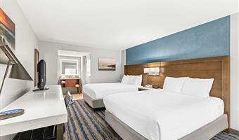 2 queen beds, non-smoking, microwave and refrigerator, 32-inch lcd television, high speed net, full breakfast