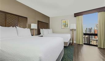 2 queen beds, non-smoking, higher floor, city view, work desk, safe, mini fridge