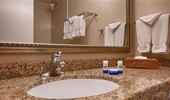 2 double beds, non-smoking, high speed internet access, microwave and refrigerator