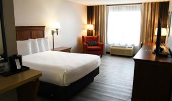 1 king bed, non-smoking, microwave and mini-refrigerator, full breakfast