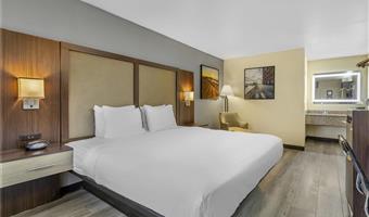 1 king bed, non-smoking, microwave, refrigerator, high speed internet access, full breakfast