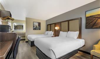 2 queen beds, non-smoking, pet friendly room, microwave and refrigerator, wi-fi, full breakfast