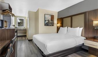 accessible - 1 queen, mobility accessible, bathtub, microwave and refrigerator, wi-fi, non-smoking, full breakfast