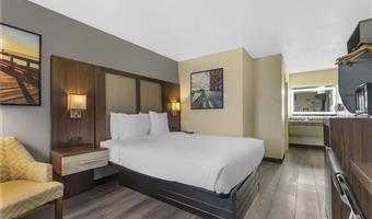 accessible - 1 queen, mobility accessible, roll in shower, pet friendly room, microwave and refrigerator, wi-fi, non-smoking, full breakfast