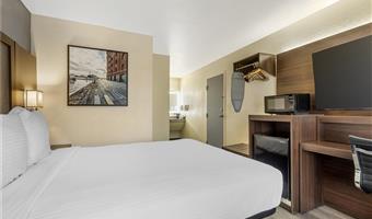 accessible - 1 queen, mobility accessible, roll in shower, pet friendly room, microwave and refrigerator, wi-fi, non-smoking, full breakfast