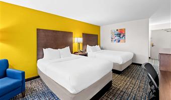 2 queen beds, non-smoking, microwave and refrigerator, full breakfast