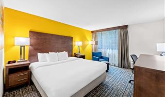 1 king bed, non-smoking, jetted tub, separate shower, flat screen television, microwave and refrigerator, full breakfast