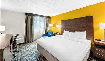 accessible - 1 queen, mobility accessible, bathtub, non-smoking, full breakfast