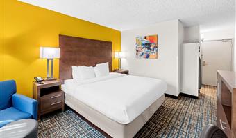accessible - 1 queen, mobility accessible, bathtub, non-smoking, full breakfast