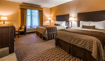 2 queen beds, non-smoking, water view, microwave and refrigerator, wi-fi, full breakfast