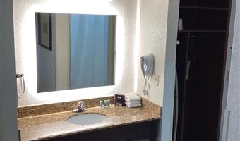 1 king bed, non-smoking, executive room, sofa, work desk, wi-fi, full breakfast