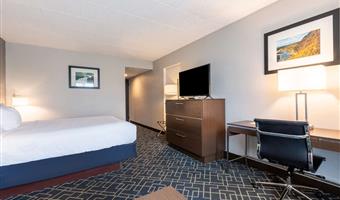 1 king bed, mobility accessible, bathtub, non-smoking, full breakfast