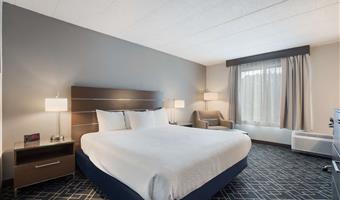 1 king bed, mobility accessible, bathtub, non-smoking, full breakfast