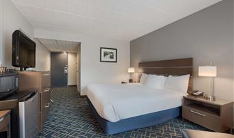 1 king bed, mobility accessible, bathtub, non-smoking, full breakfast