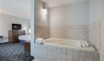 1 king bed, non-smoking, sofabed, whirlpool, refrigerator, high speed internet access, full breakfast