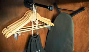 2 queen beds, non-smoking, theme room, work desk, microwave and refrigerator, walk in shower, coffee maker