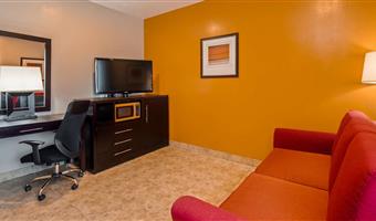 suite-1 king bed, non-smoking, pillowtop bed, microwave and refrigerator, 40 inch led television, wi-fi, full breakfast
