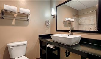 suite-1 king bed, non-smoking, pillowtop bed, microwave and refrigerator, 40 inch led television, wi-fi, full breakfast
