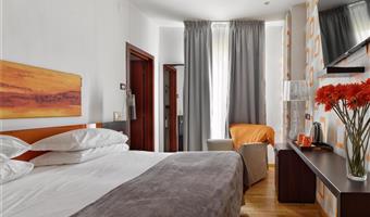 1 queen bed, standard room, twin on request, full breakfast