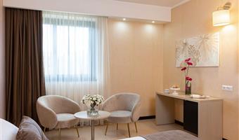 1 queen bed, non-smoking, superior room, twin on request
