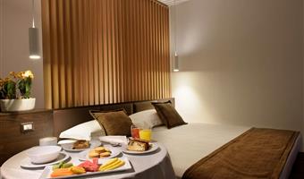 1 queen bed, non-smoking, deluxe room