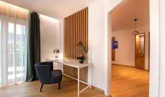 suite-1 queen bed, non-smoking