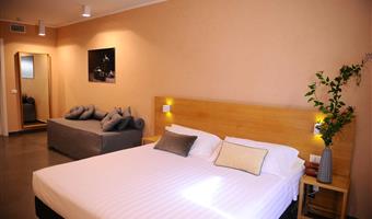 1 queen bed, non-smoking, superior, convertible in twin beds