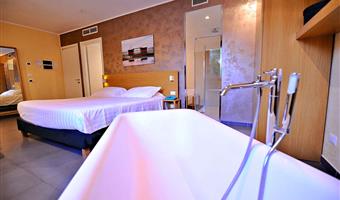 1 queen bed, non-smoking, deluxe room