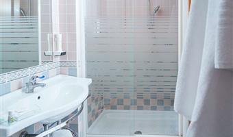 2 single beds,stnd