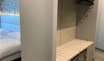1 queen bed, non-smoking, superior room, convertible into two twin beds, parking in front of room