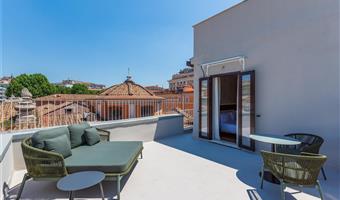 1 king bed, non-smoking, superior room, coffee and tea maker, bathrobe and slippers, wi-fi, 1 bottle of water, shopping card