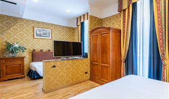 1 king bed, non-smoking, comfort room, sofabed for 1 person, coffee and tea maker, slippers, wi-fi, shopping card