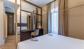 1 king bed, non-smoking, comfort room, sofabed for 1 person, coffee and tea maker, slippers, wi-fi, shopping card