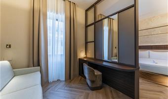 1 king bed, non-smoking, comfort room, sofabed for 1 person, coffee and tea maker, slippers, wi-fi, shopping card