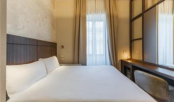 1 king bed, non-smoking, comfort room, sofabed for 1 person, coffee and tea maker, slippers, wi-fi, shopping card
