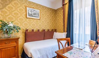 1 king bed, non-smoking, comfort room, sofabed for 1 person, coffee and tea maker, slippers, wi-fi, shopping card